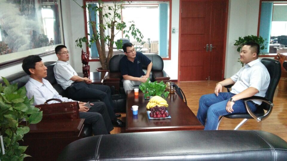 舍弗勒貿(mào)易(上海)有限公司北方區(qū)銷售總監(jiān)安軍民先生一行蒞臨濟(jì)南鴻慷機(jī)電參觀指導(dǎo)工作