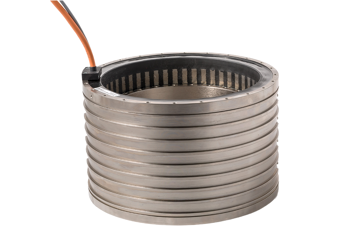 INA驅(qū)動和機電股份兩合公司（IDAM）憑借新的RIB系列力矩電機提供散熱優(yōu)化的直接驅(qū)動，使機床提高生產(chǎn)率并降低能源消耗。